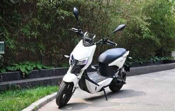 雅迪x5多少钱一辆？雅迪x5实体店多少钱-有驾