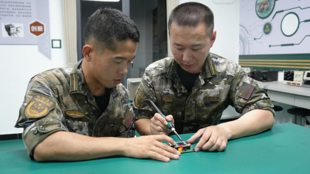 强军战车团队_全国大学生智能汽车竞赛_恩智浦智能车大赛报道