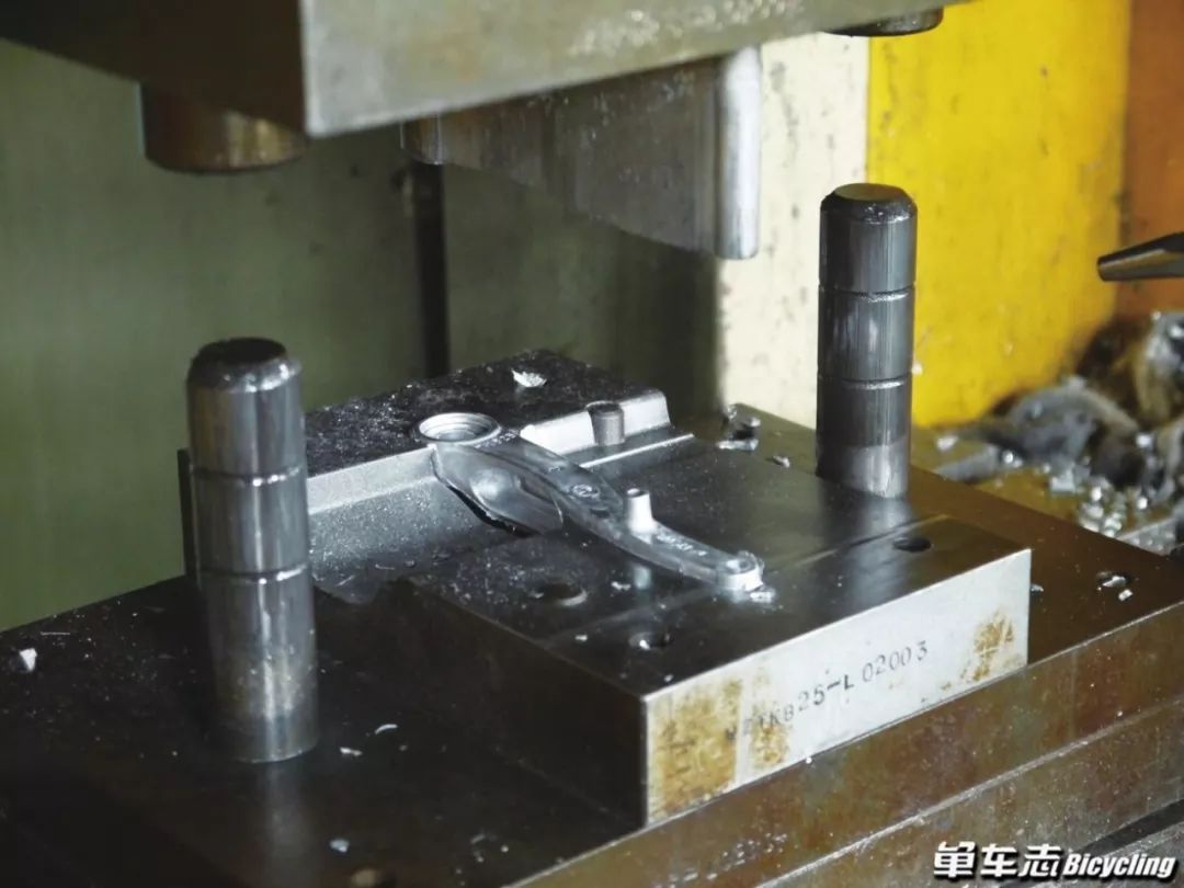 自行车刹车生产过程_V刹生产工艺详解_山地车v刹装置