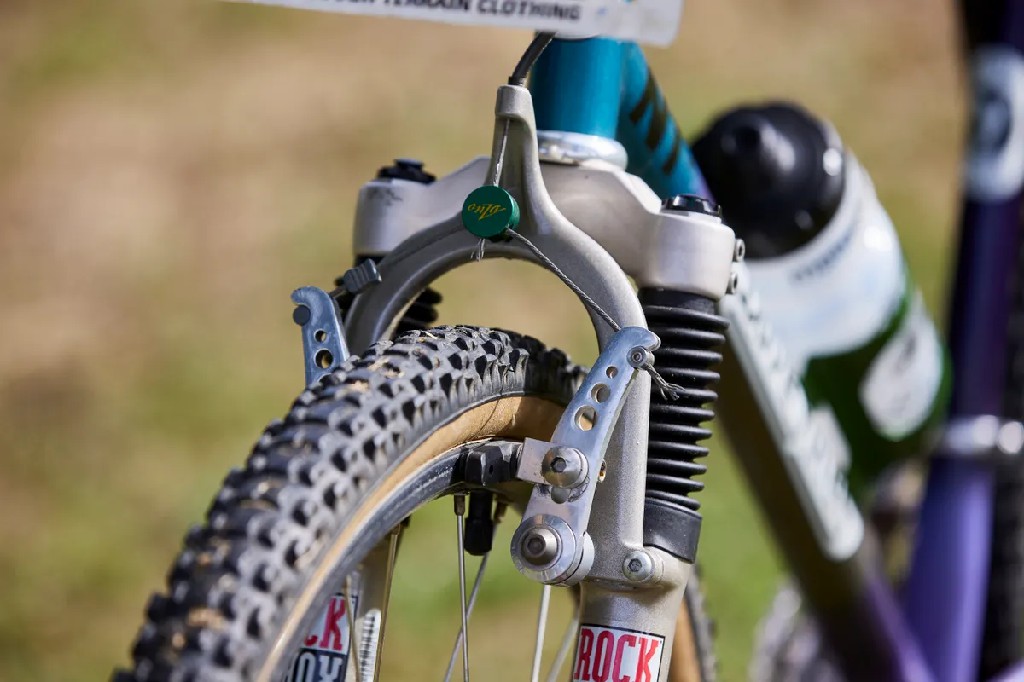 自行车车架结构_车架材质与结构_自行车部件名称详解