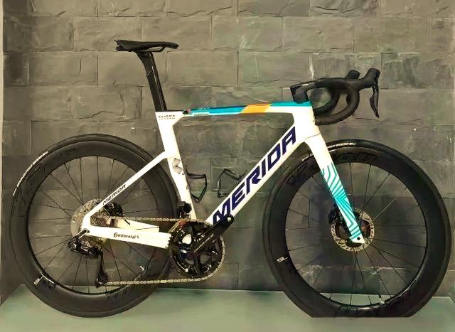 瑞克多系列2025年款全解读:为速度而生的顶级至入门车型推荐-有驾