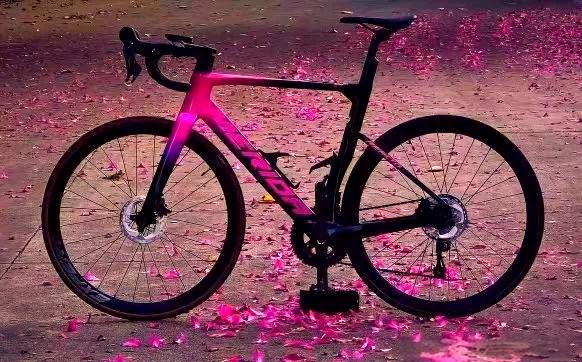 瑞克多系列2025年款全解读:为速度而生的顶级至入门车型推荐-有驾