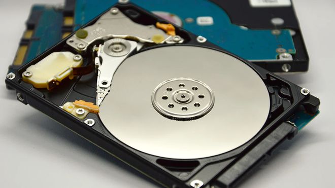 硬盘片是什么材质_硬盘盘片材料有哪几种_硬盘盘片材料