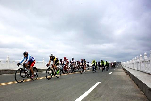 头盔选购_骑行安全_自行车运动员训练方法