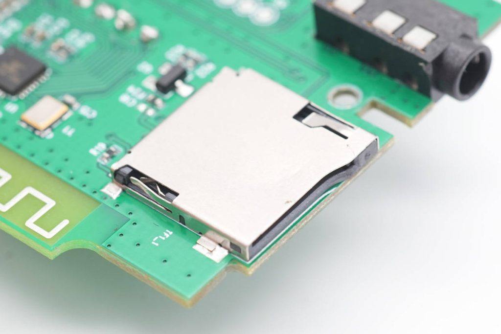 机乐堂带线款多端口车载蓝牙发射器_智能蓝牙gps定位车充_机乐堂车载蓝牙发射器拆解