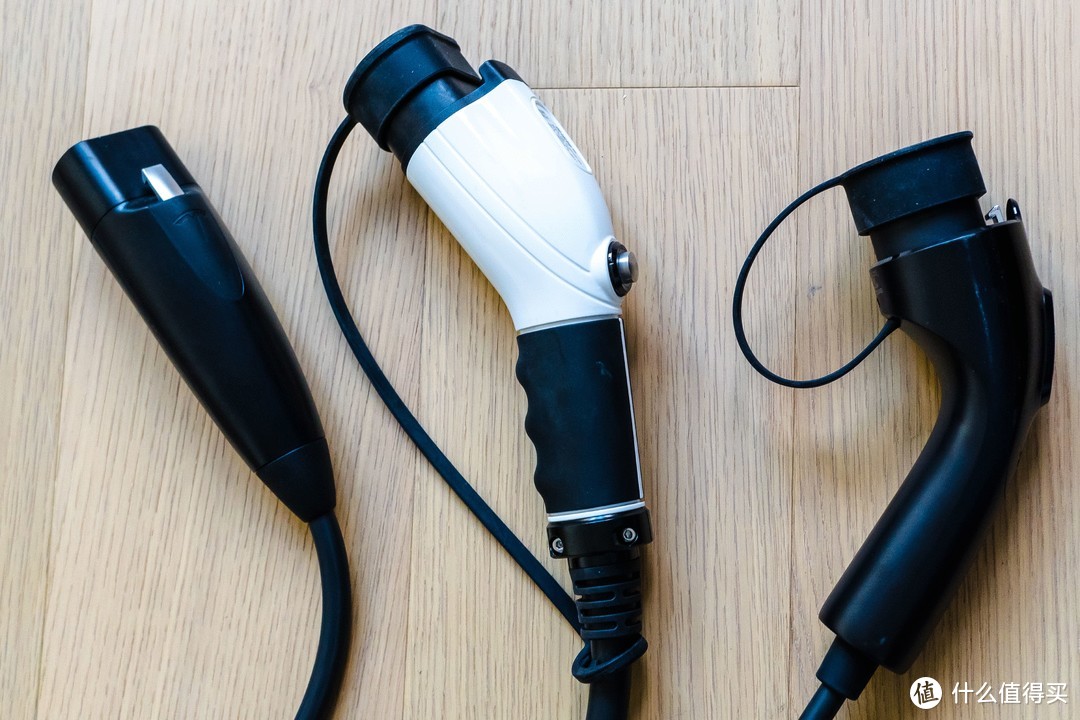 随车充缆上控制与保护装置_智能蓝牙gps定位车充_随车充模式2