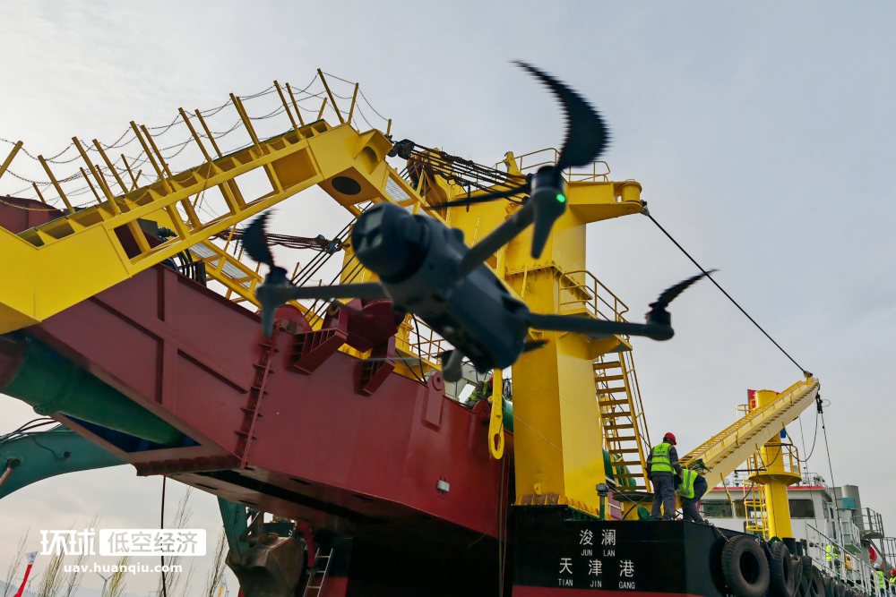 暗网下载 视角还能这样转！用大疆Mavic 4 Pro无人机记录“造岛神器”在京下水盛况