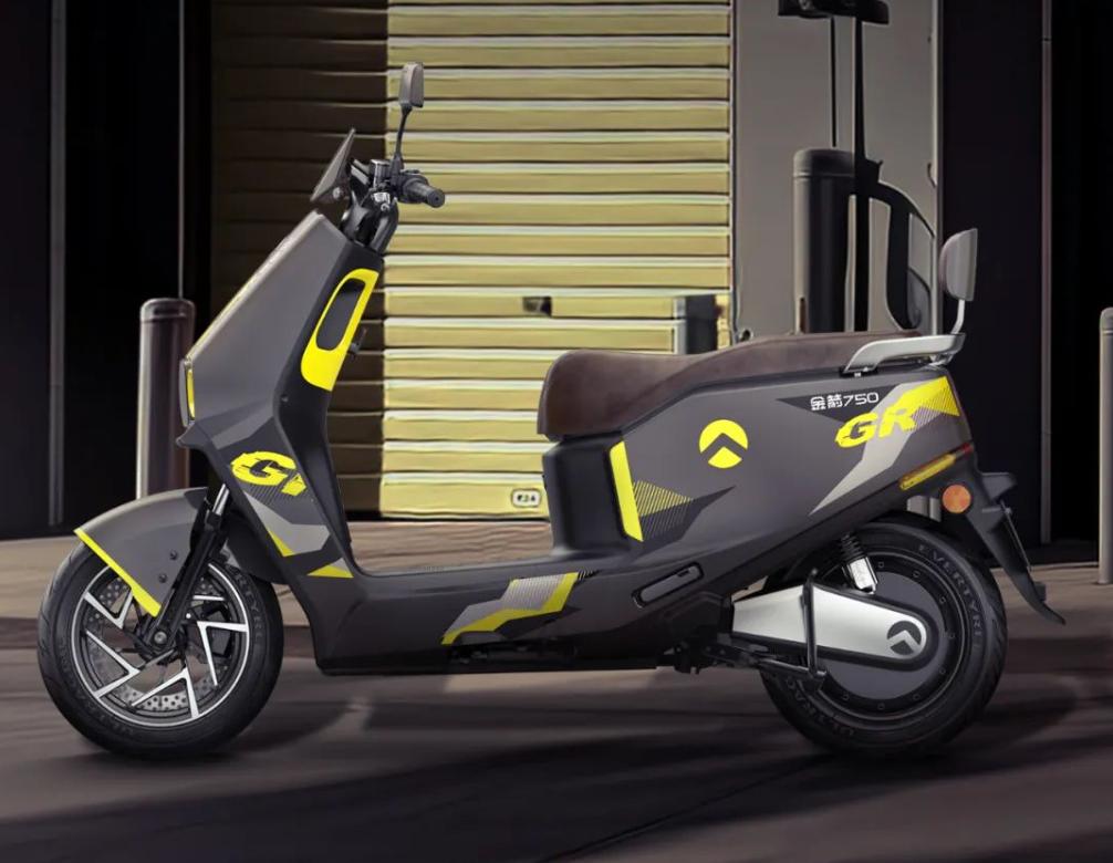 金箭电动车代言人图片_金箭电动车续航400里_二线品牌电动车测评