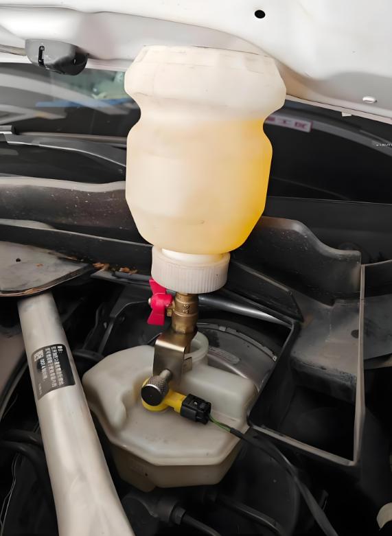 制动液多久换一次_刹车线汽车_刹车液变质未更换