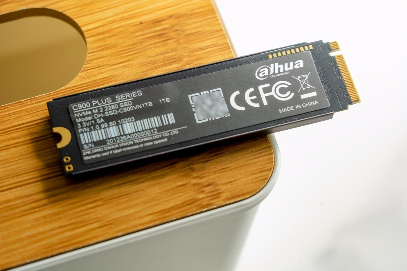 硬盘中有多张盘片_机械硬盘样式_固态硬盘接口类型