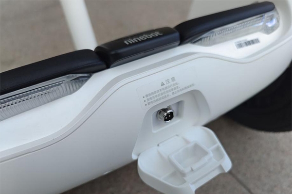 九号平衡车L系列国标认证_九号平衡车L8评测_智能平衡车 原理