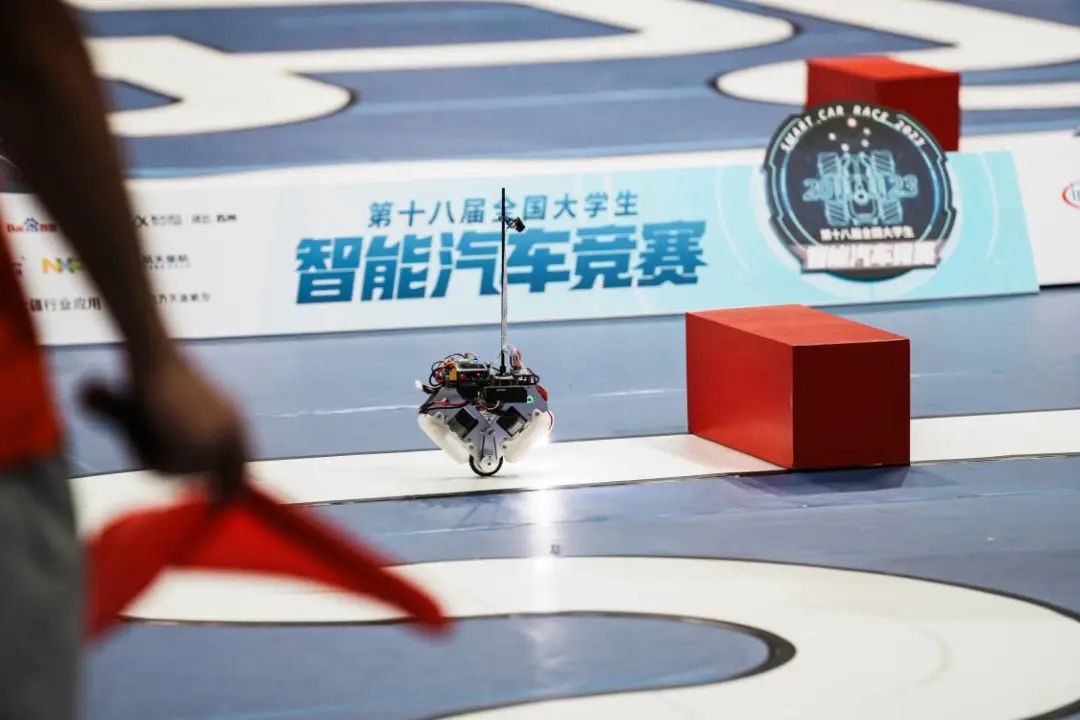 全国大学生智能汽车竞赛 江南大学 智能车俱乐部_飞思卡尔智能车大赛