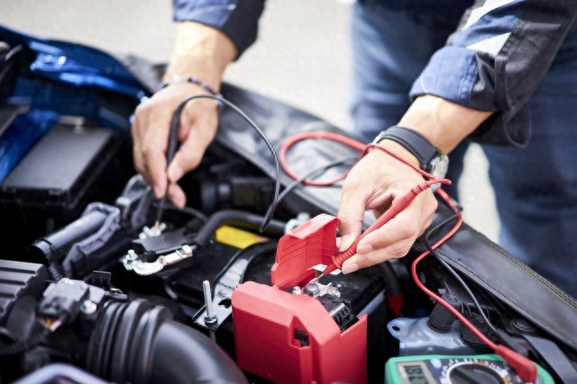 发动机飞轮齿圈_起动机碳刷磨损_车辆启动电瓶故障
