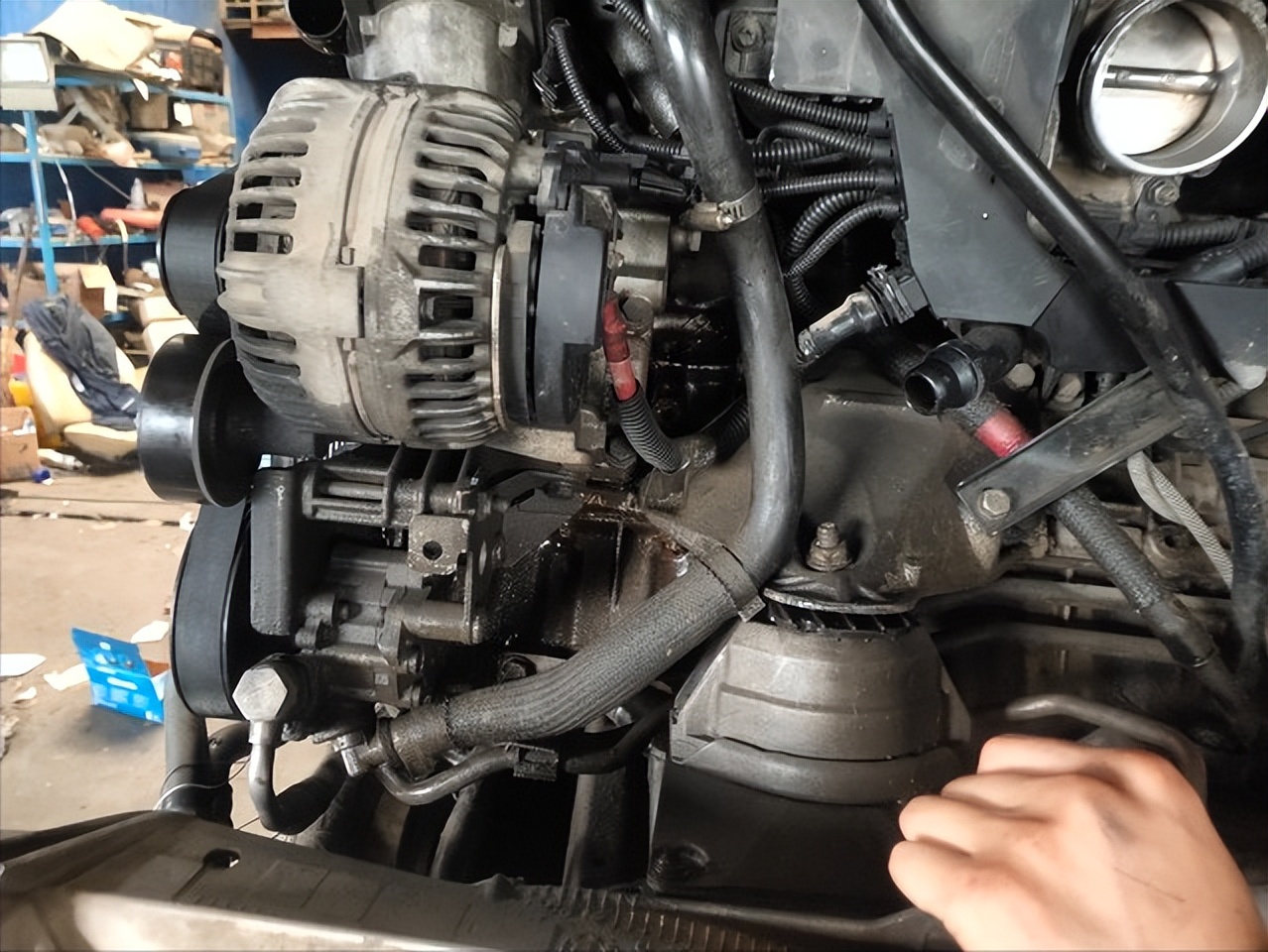 起动机碳刷磨损_发动机飞轮齿圈_车辆启动电瓶故障