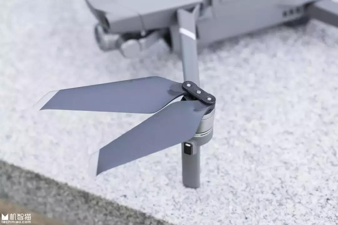 mavic air适合新手_大疆御Mavic 2变焦版对比_大疆御Mavic 2专业版评测