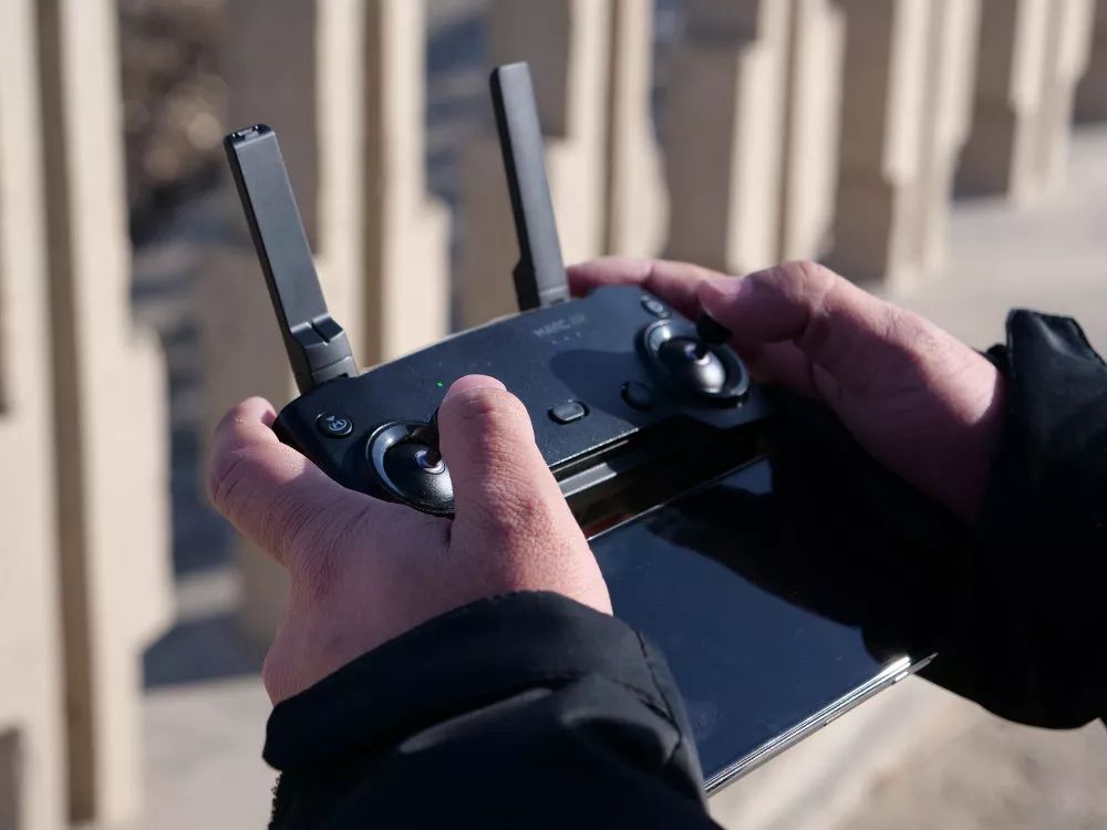 大疆Mavic Air避障功能_mavic air适合新手_大疆Mavic Air24mm广角镜头全景拍摄