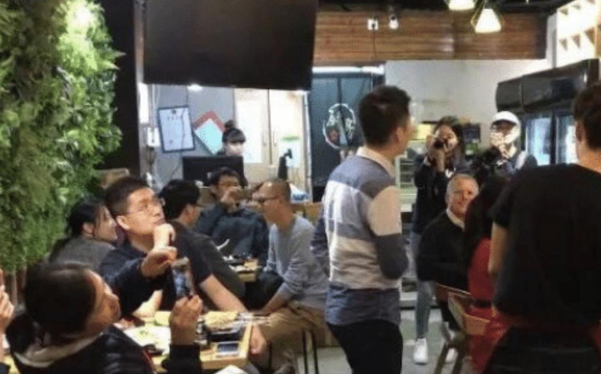 开烧烤店的研究生_学霸合伙开烧烤店_柳叶刀烧烤店活动