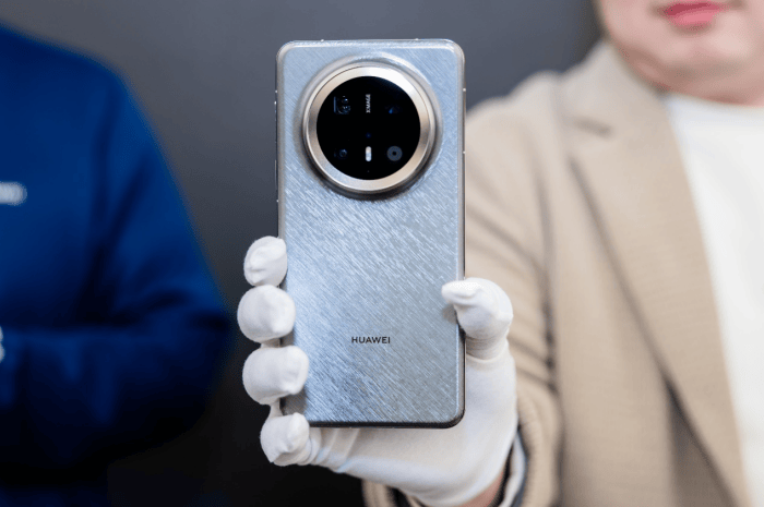 太原华为体验店_华为Mate 70系列发布_HUAWEI Mate X6折叠屏手机