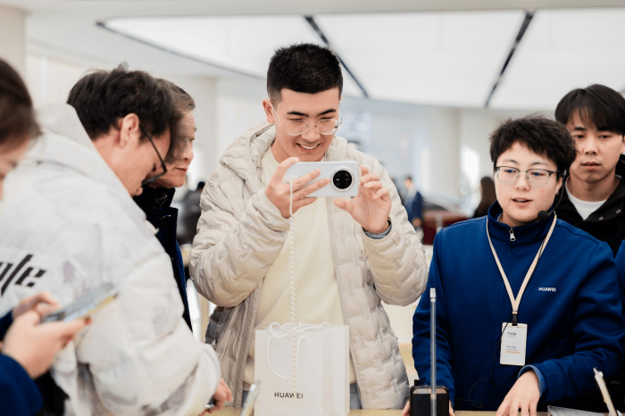 华为Mate 70系列发布_太原华为体验店_HUAWEI Mate X6折叠屏手机