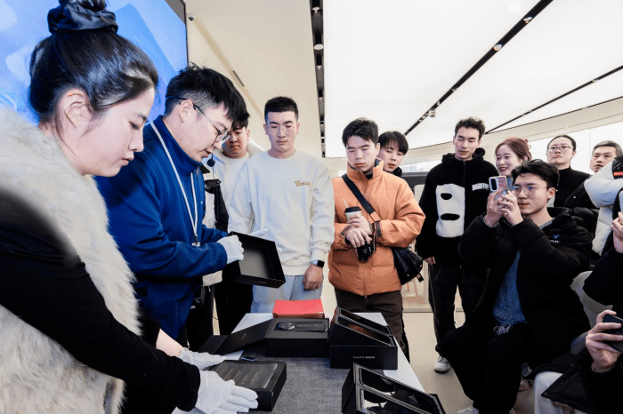 华为Mate 70系列发布_HUAWEI Mate X6折叠屏手机_太原华为体验店