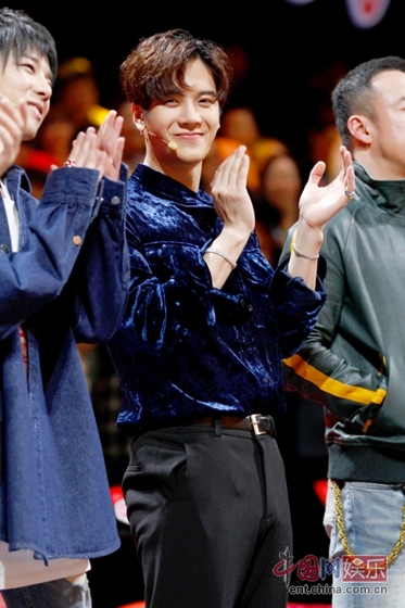 张杰挑战者联盟第三季第几期_英雄联盟张杰是什么装备_挑战者联盟张杰第三季