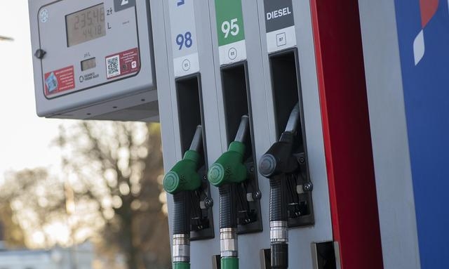 智能车制作_燃油车智能化_油电同智技术路线