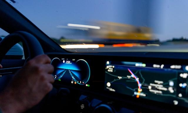 油电同智技术路线_燃油车智能化_智能车制作