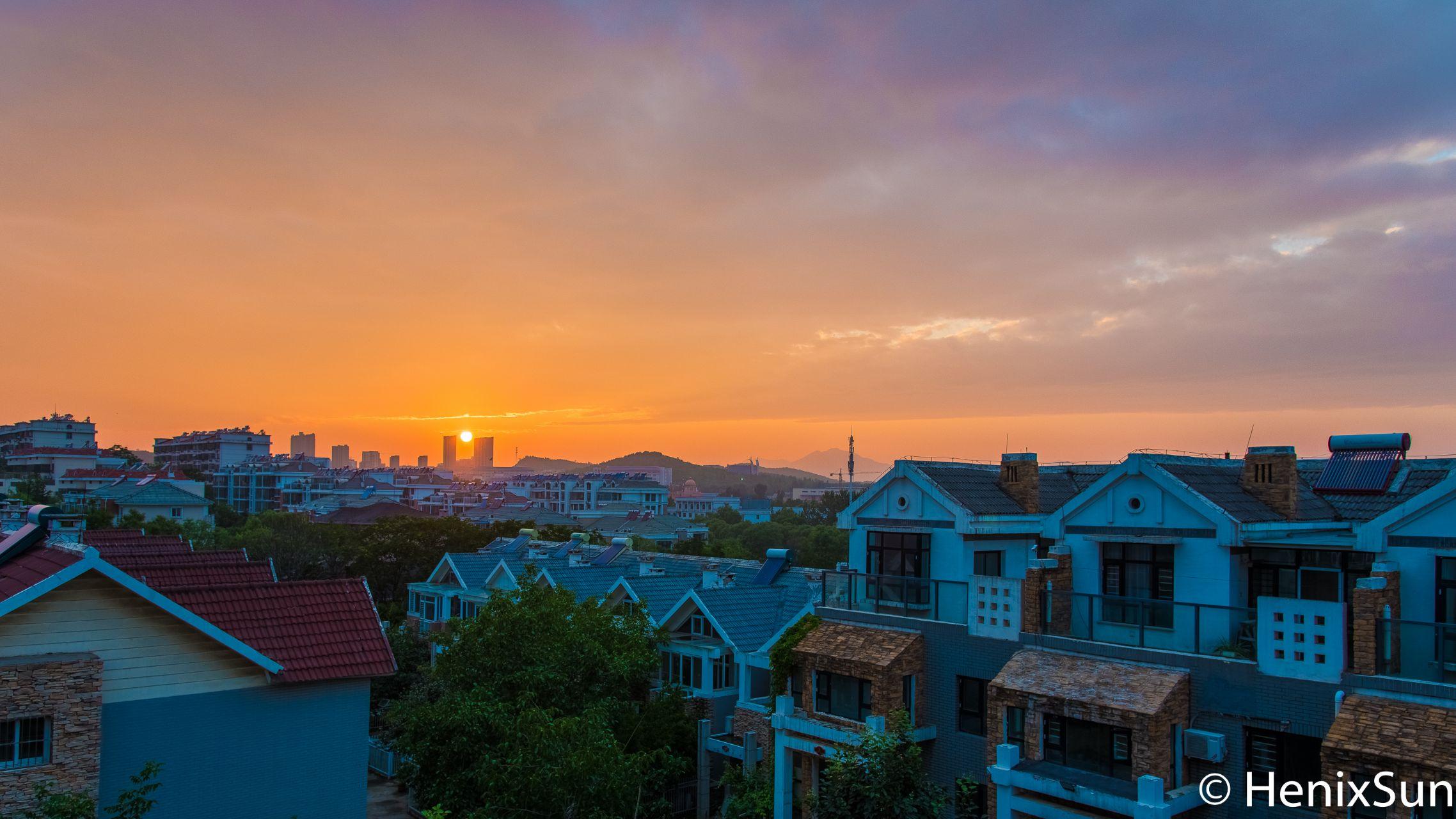 联排别墅与大平层优缺点对比_别墅院子维护与种植经验分享_别墅案例分析报告ppt