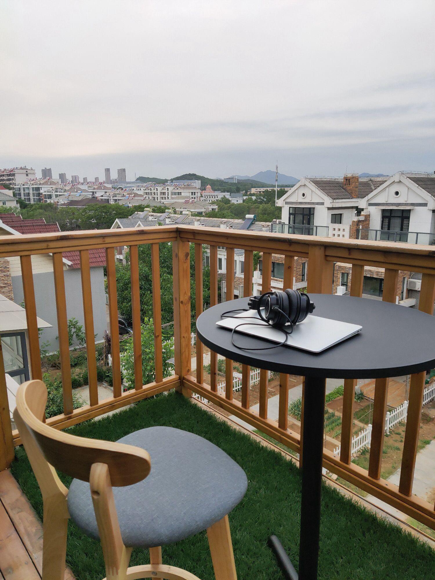 联排别墅与大平层优缺点对比_别墅院子维护与种植经验分享_别墅案例分析报告ppt