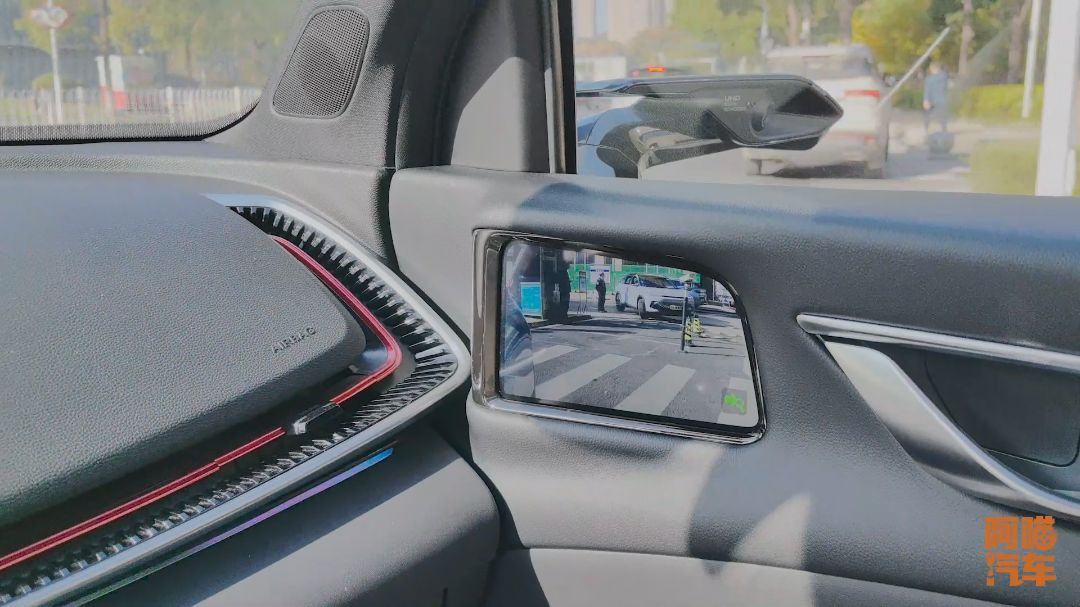 电子后视镜视野放大_车小丫智能后视镜价格_电子后视镜好用吗