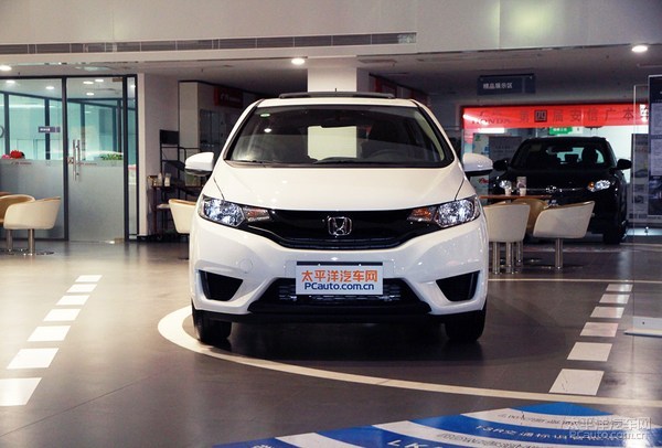 暗网下载 到店抢拍2016款飞度 新增2款天窗版车型